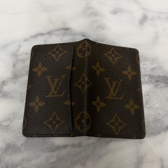 Louis Vuitton Monogram Card Holder - Picture 7 of 8